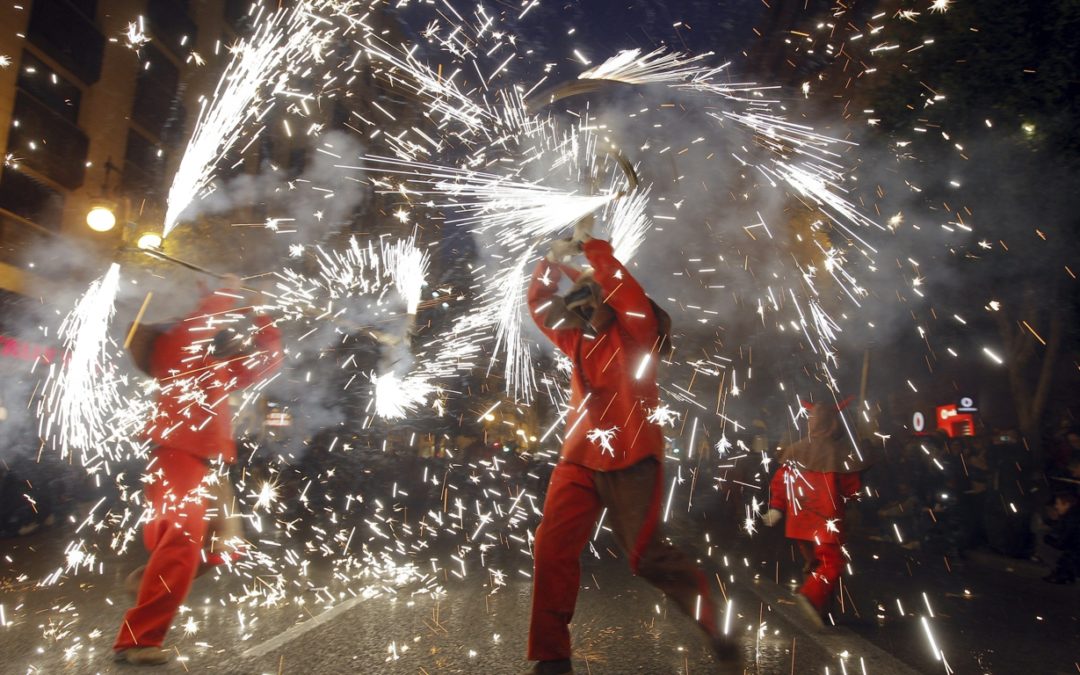 Una Nit de Foc i Festivitat: Explorant l’Emoció del Correfoc